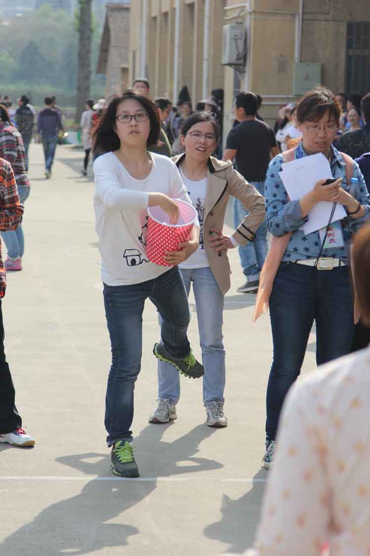 c7(中国)员工积极参加院趣味运动会