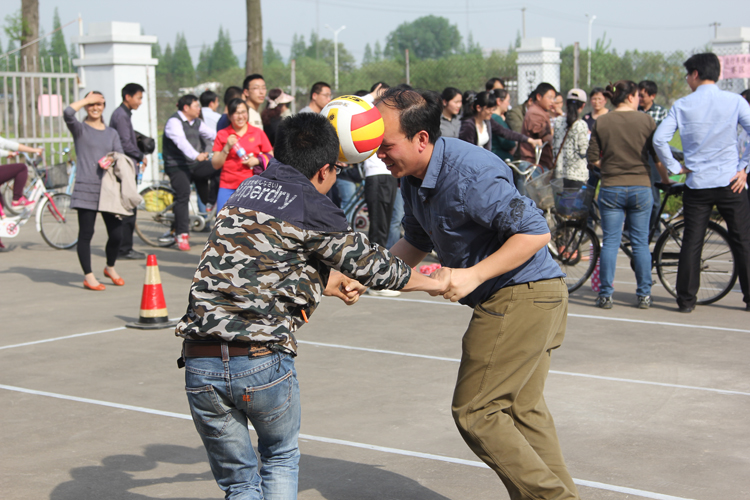 c7(中国)员工积极参加院趣味运动会